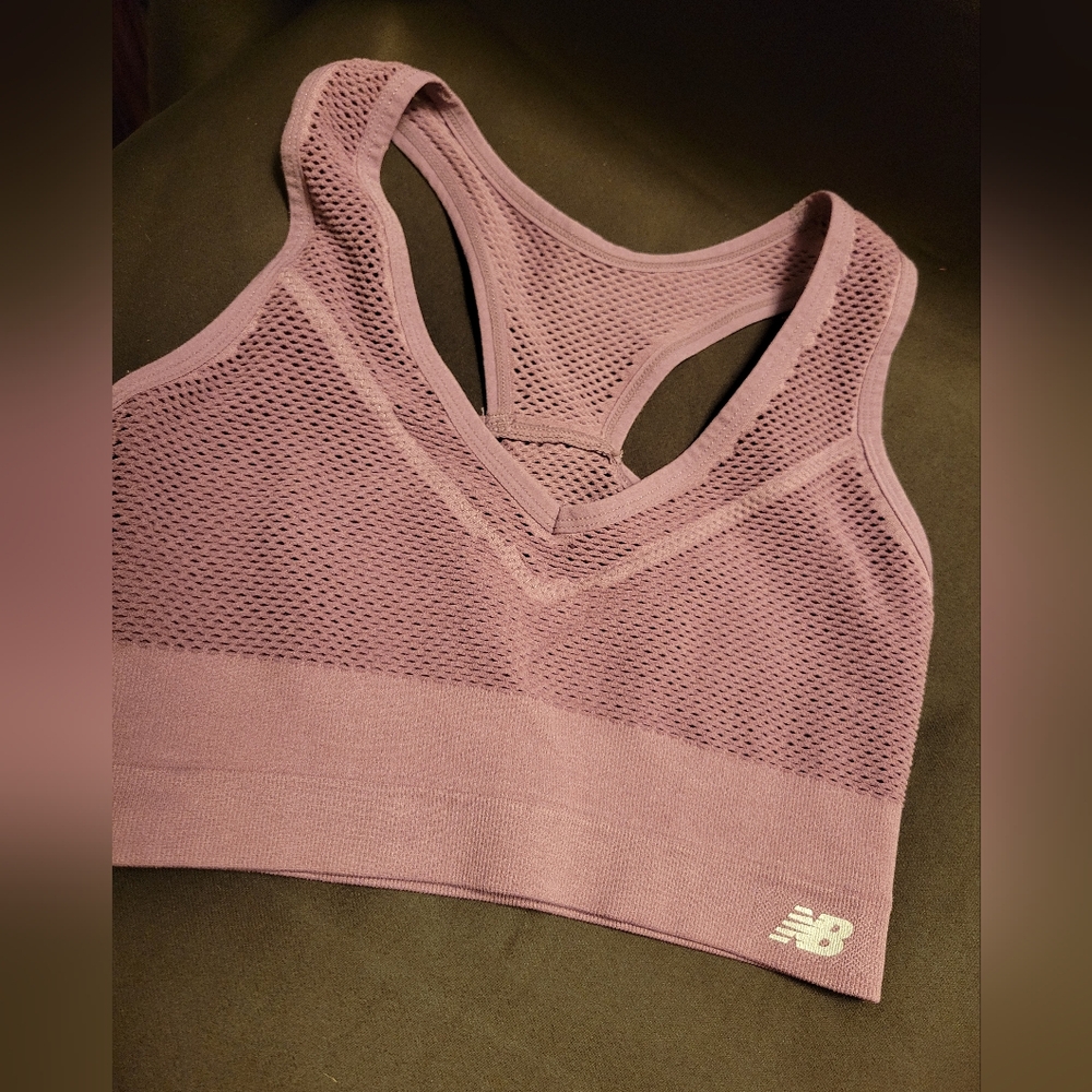 New Balance Women's Lavender Mesh Sports Bra Medium